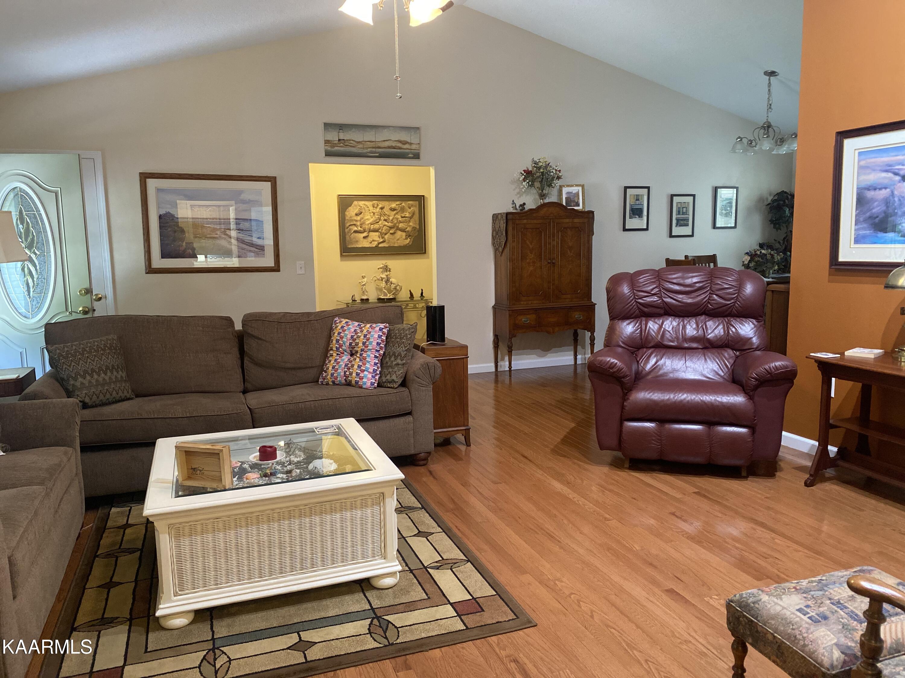 1021 Flathead Road Crossville, TN 38572 - Photo 6 of 43 Livingroom