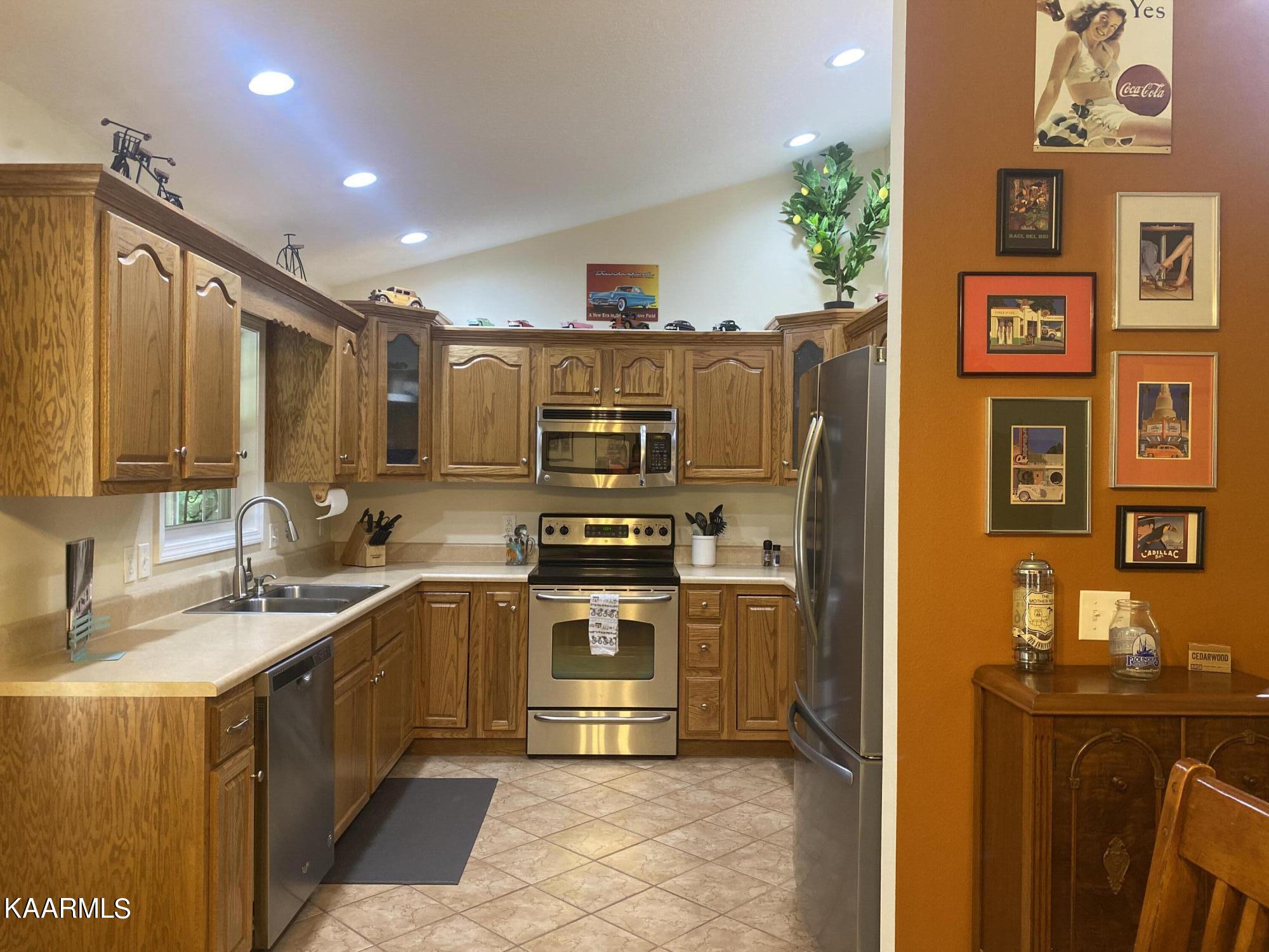 1021 Flathead Road Crossville, TN 38572 - Photo 7 of 43 Kitchen