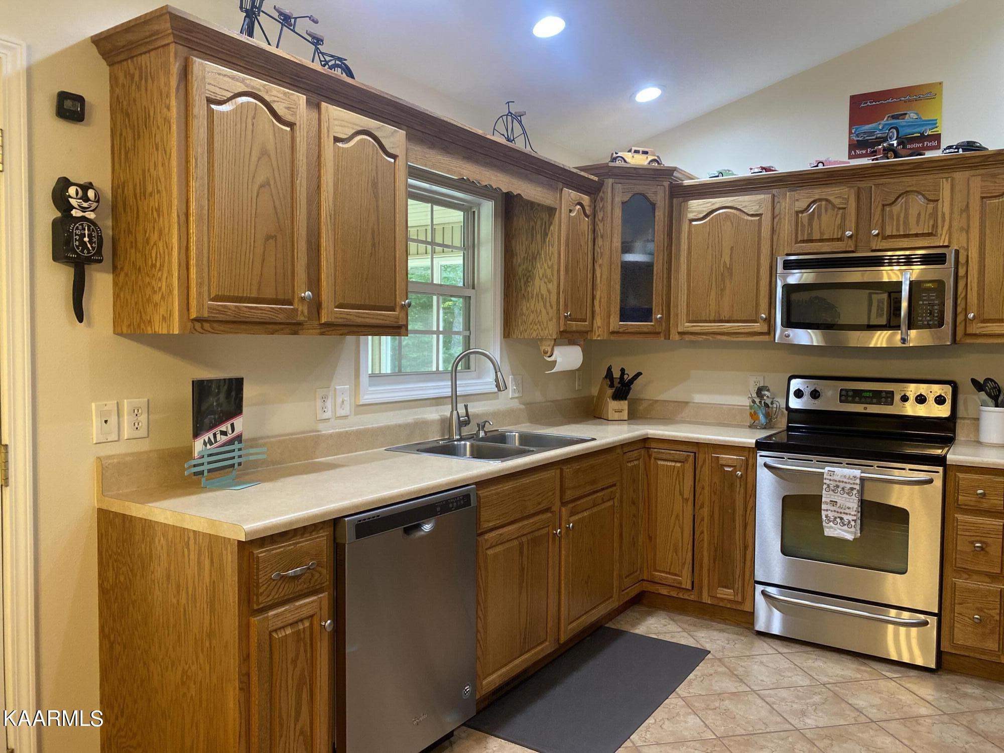 1021 Flathead Road Crossville, TN 38572 - Photo 8 of 43 Kitchen