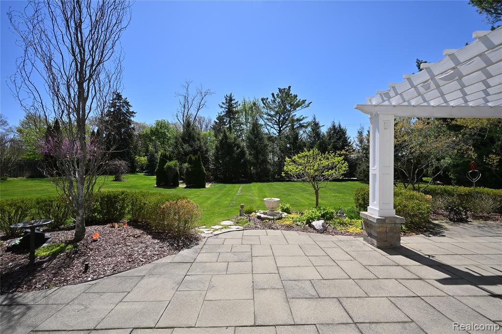4655 Walnut Lake Road Bloomfield Hills, MI 48301 - Photo 31 of 41 Gallery Image 31