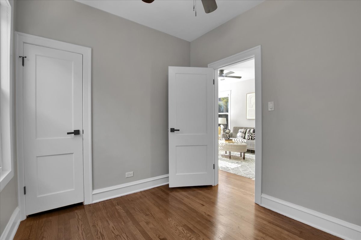9824 South Escanaba Avenue Chicago, IL 60617 - Photo 10 of 30