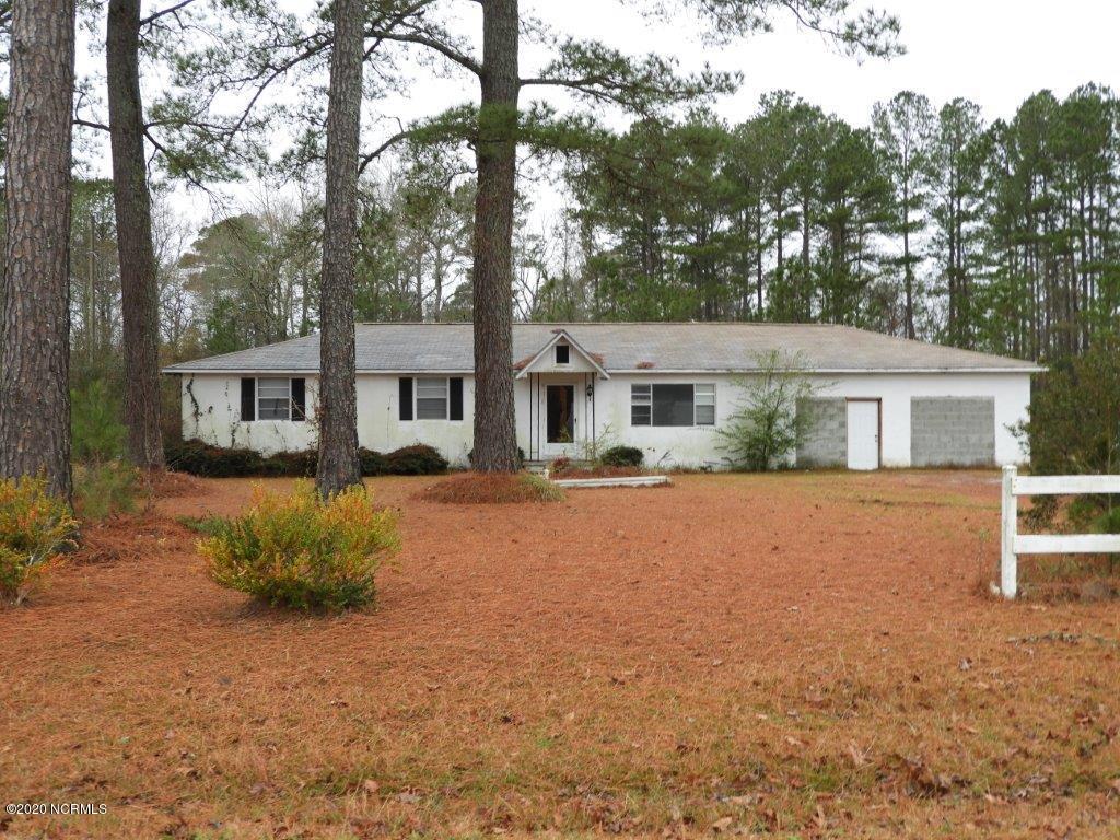 358 Edwards Road Chocowinity, NC 27817 - Photo 1 of 17 Front