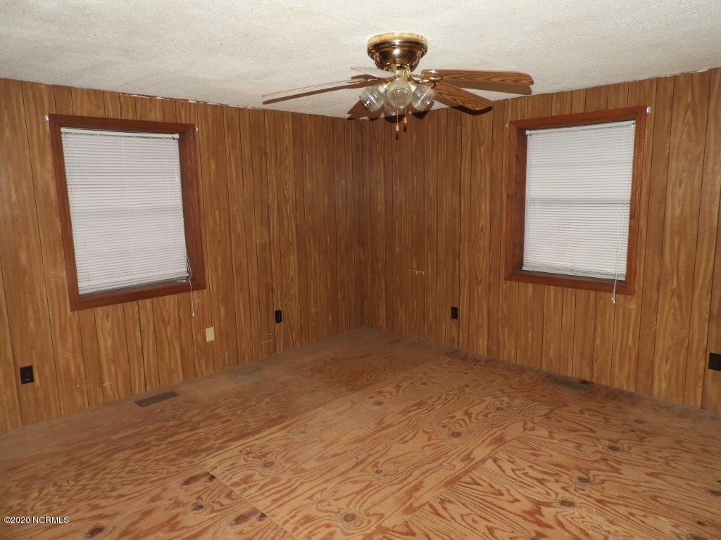 358 Edwards Road Chocowinity, NC 27817 - Photo 2 of 17 38 MASTER BEDROOM