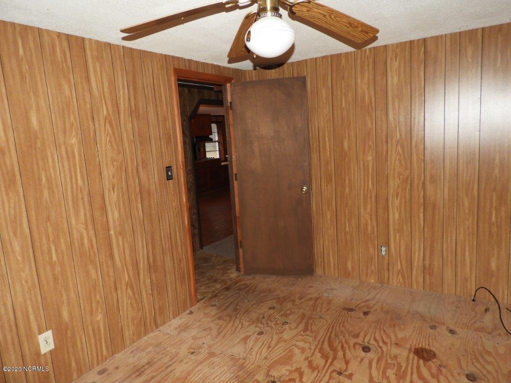 358 Edwards Road Chocowinity, NC 27817 - Photo 9 of 17 56 BEDROOM 3