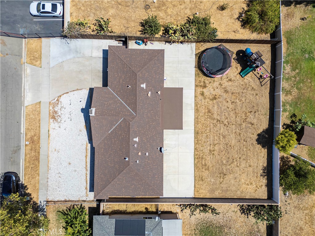 811 West James Street Rialto, CA 92376 - Photo 38 of 43 view of rooftop