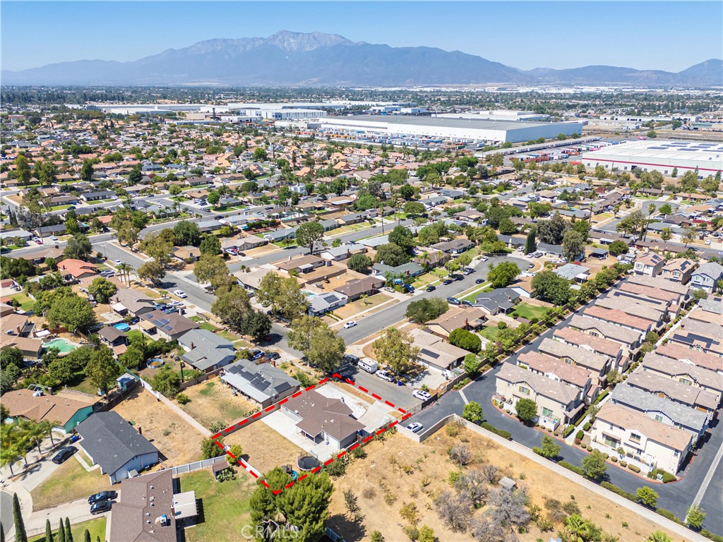 811 West James Street Rialto, CA 92376 - Photo 41 of 43 view of city and mountain