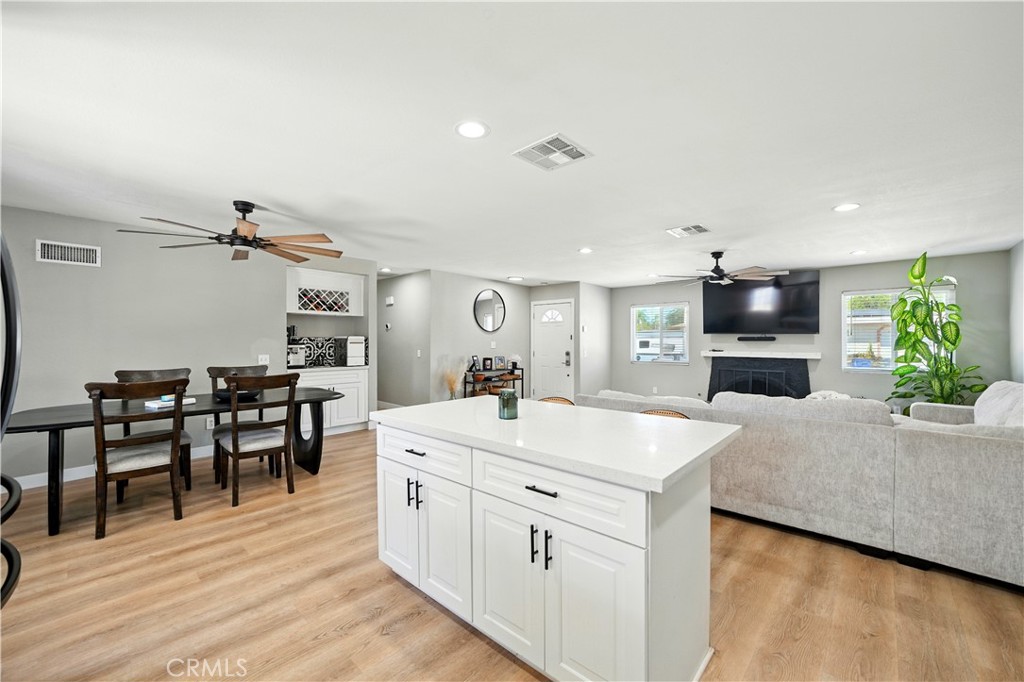 811 West James Street Rialto, CA 92376 - Photo 5 of 43