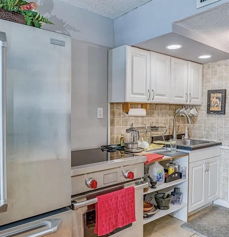 4750 Cove Circle, Unit 706 St. Petersburg, FL 33708 - Photo 13 of 31