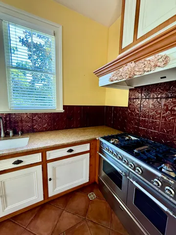 $6,500 | 710 South Main Street, Unit A MAIN HOUSE, Summerville, SC 29483