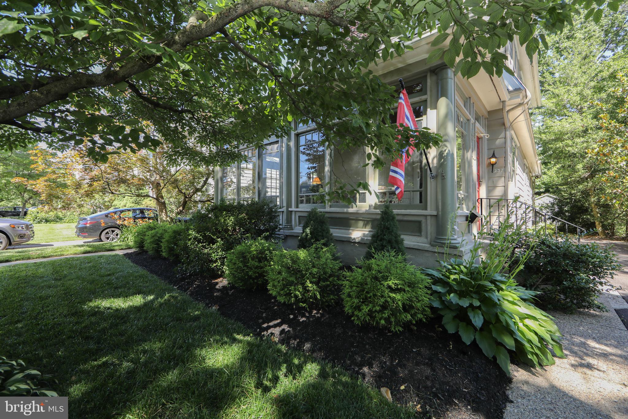 237 Rhoads Avenue Haddonfield, NJ 08033 - Photo 3 of 47 Enclosed front porch