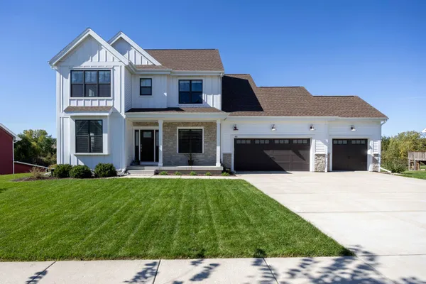 $695,000 | 421 Colt Drive, Belleville, WI 53508