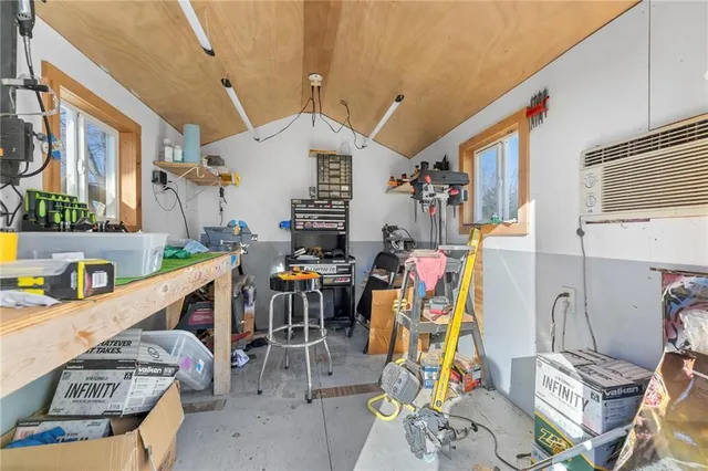 $725,000 | 20065 McLouth Road, Tonganoxie, KS 66086