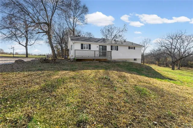 $725,000 | 20065 McLouth Road, Tonganoxie, KS 66086