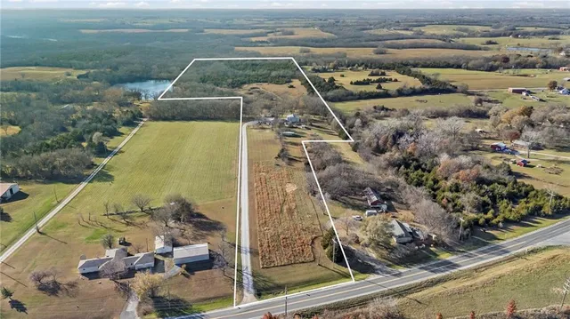 $725,000 | 20065 McLouth Road, Tonganoxie, KS 66086