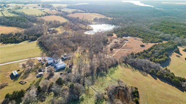 $725,000 | 20065 McLouth Road, Tonganoxie, KS 66086