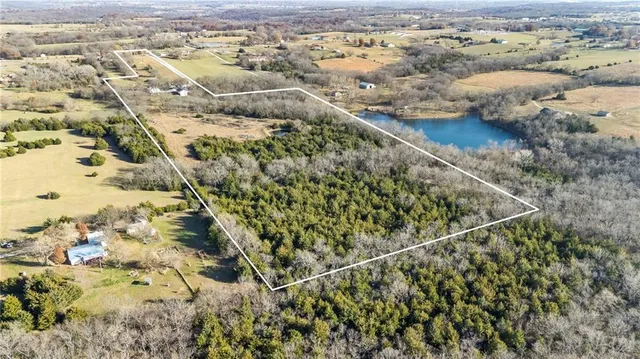 $725,000 | 20065 McLouth Road, Tonganoxie, KS 66086