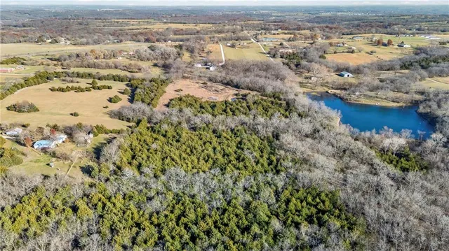 $725,000 | 20065 McLouth Road, Tonganoxie, KS 66086