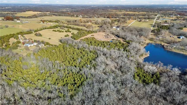 $725,000 | 20065 McLouth Road, Tonganoxie, KS 66086