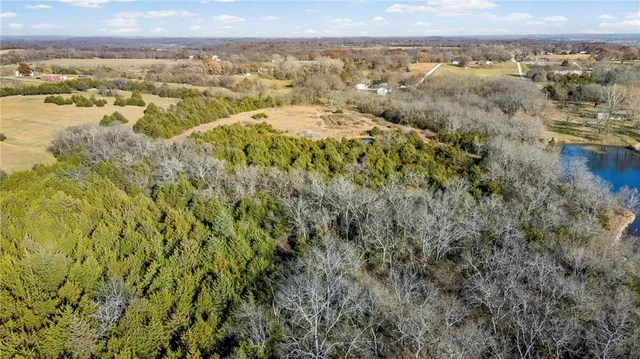 $725,000 | 20065 McLouth Road, Tonganoxie, KS 66086