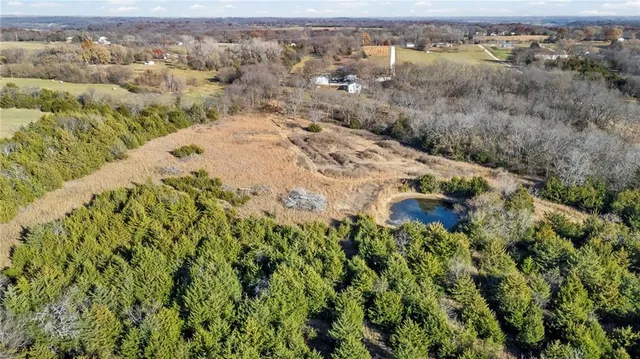 $725,000 | 20065 McLouth Road, Tonganoxie, KS 66086