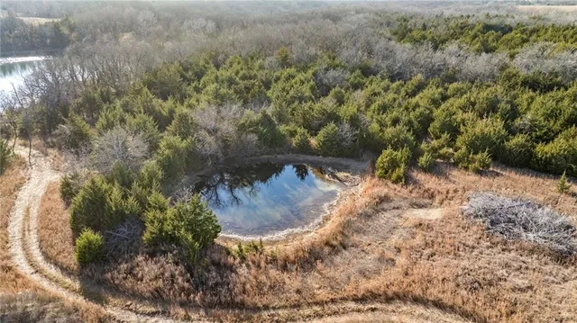 $725,000 | 20065 McLouth Road, Tonganoxie, KS 66086