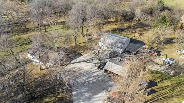 $725,000 | 20065 McLouth Road, Tonganoxie, KS 66086