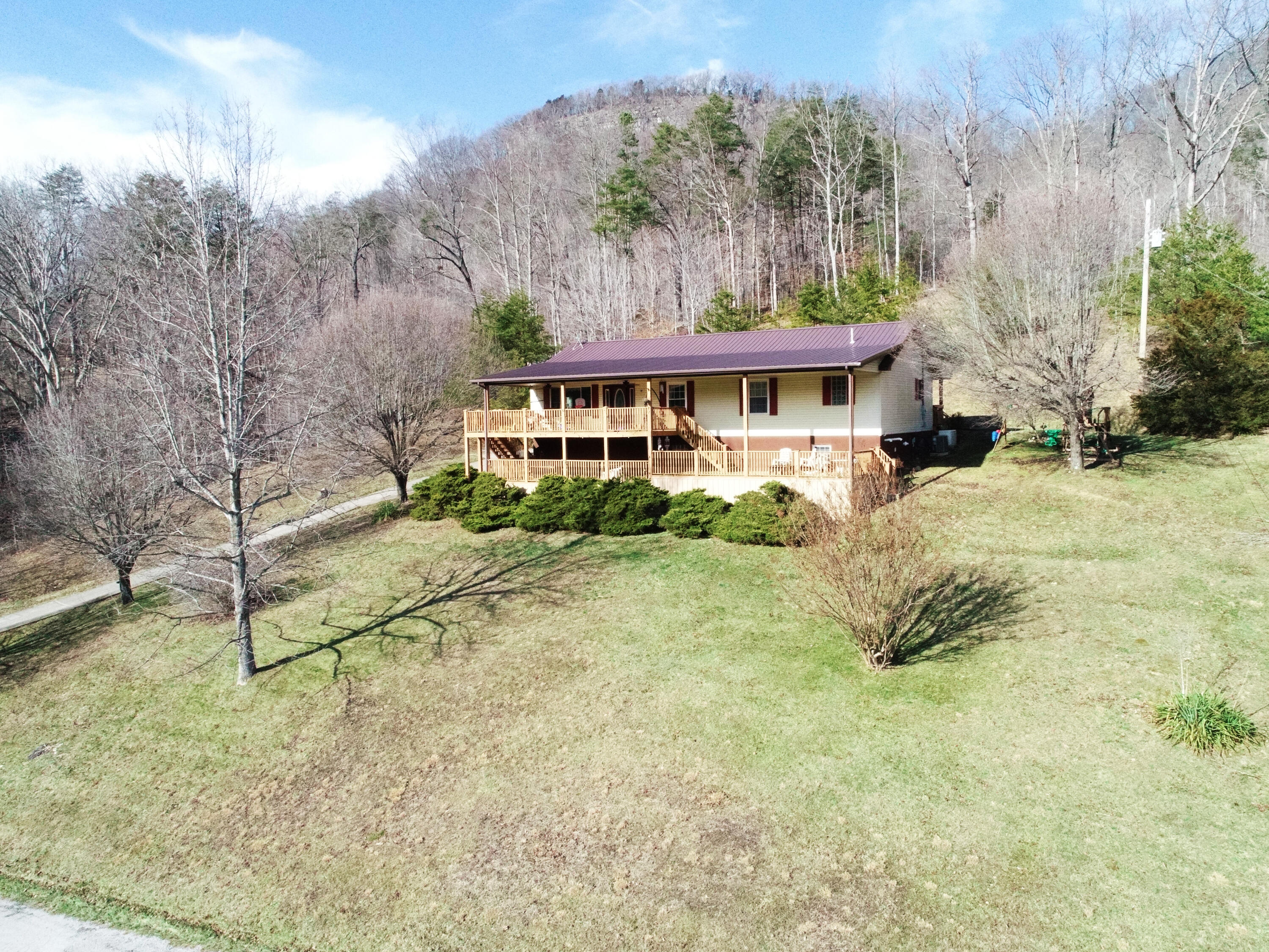 3970 Crooked Creek Road Irvine, KY 40336 - Photo 1 of 39 Front View!