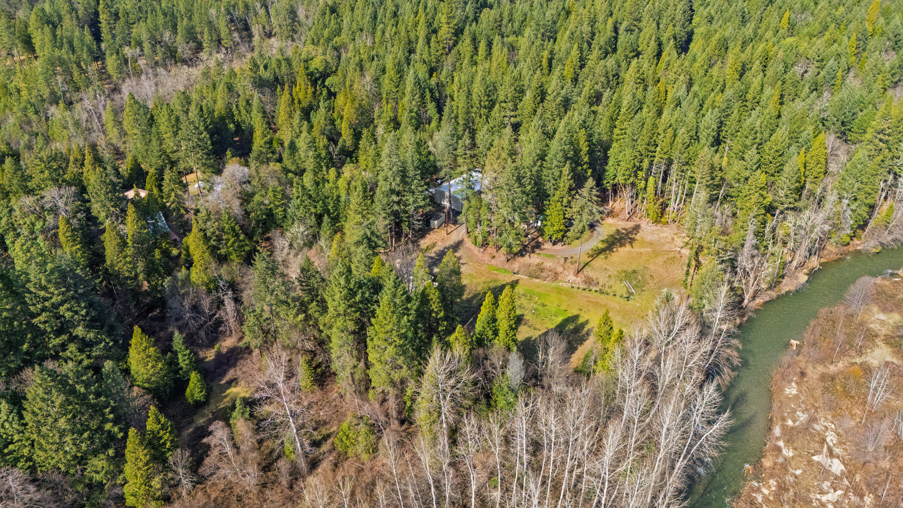 9439 Holland Loop Road Cave Junction, OR 97523 - Photo 9 of 23 9439-5