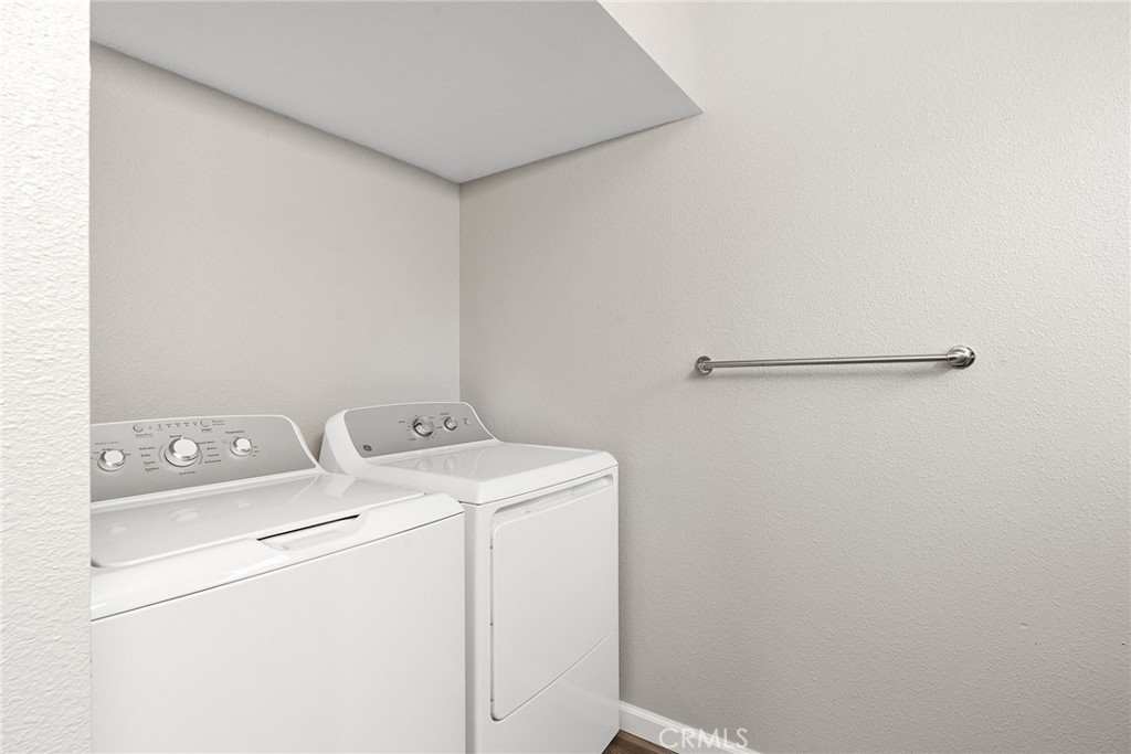 2159 Elm Street, Unit 2 Chico, CA 95928 - Photo 11 of 28 a utility room with dryer and washer