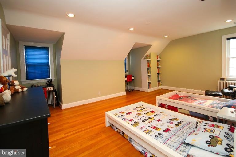 7405 Beverly Road Bethesda, MD 20814 - Photo 12 of 30 Bedroom Three