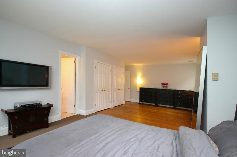 Bedroom (Master)