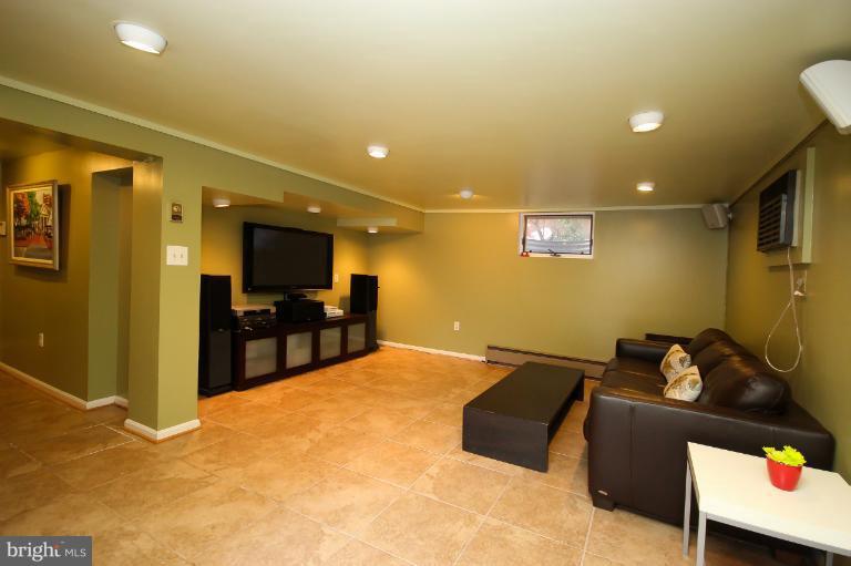 7405 Beverly Road Bethesda, MD 20814 - Photo 9 of 30 Rec Room