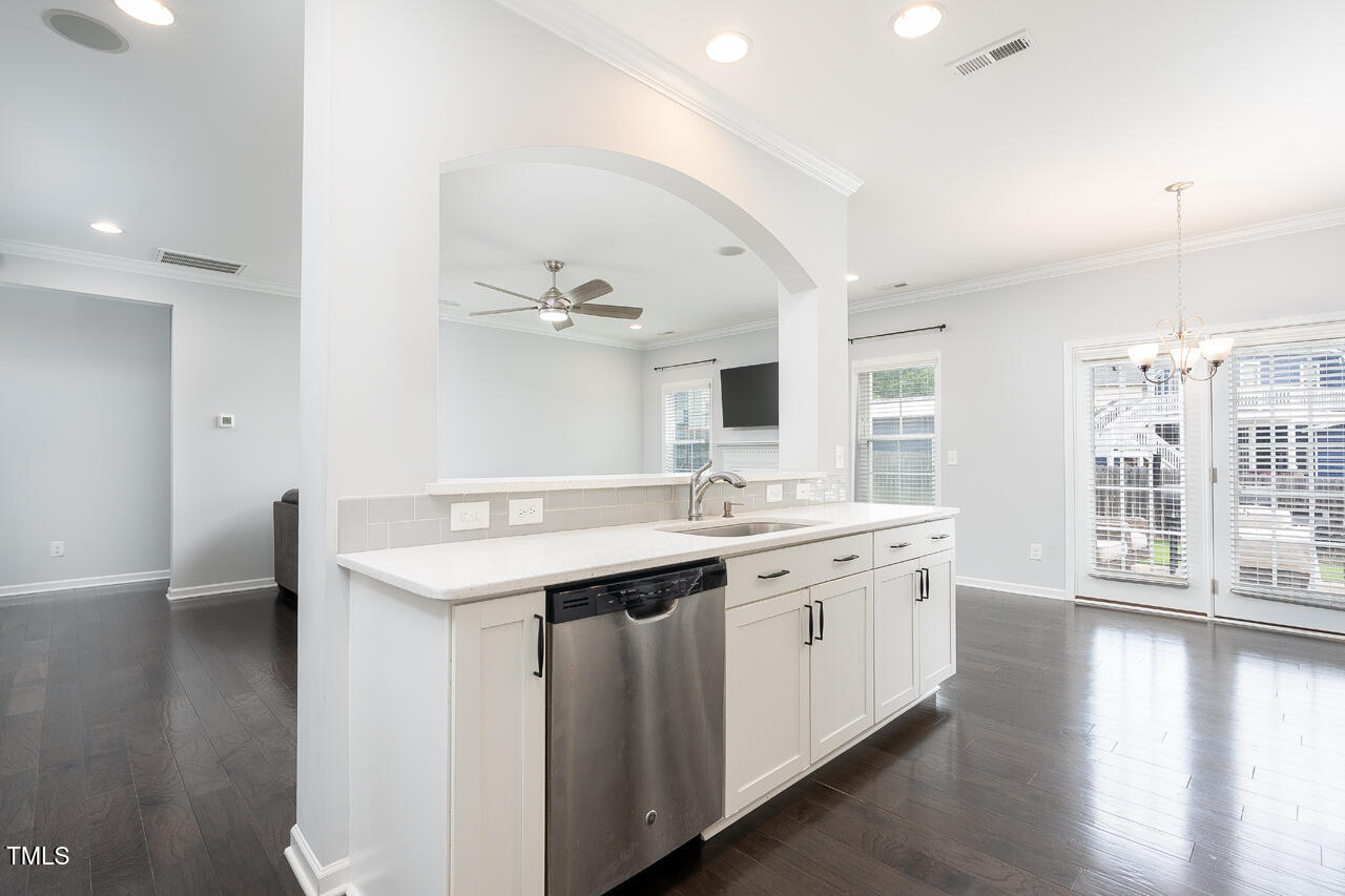 3413 South Beaver Lane Raleigh, NC 27604 - Photo 6 of 22 3413 S Beaver_07