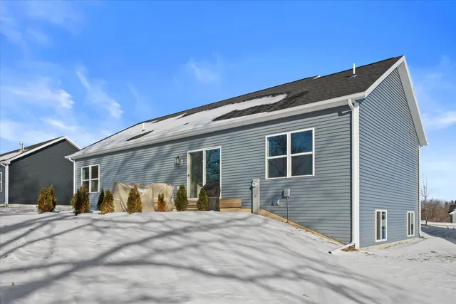 $410,000 | 110 River Court, Theresa, WI 53091