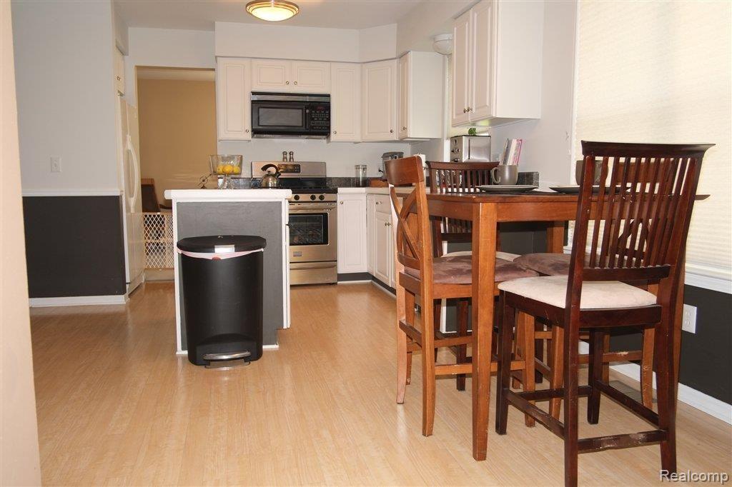 3271 Riverside Court Canton, MI 48188 - Photo 9 of 21 DSCF0074.JPG