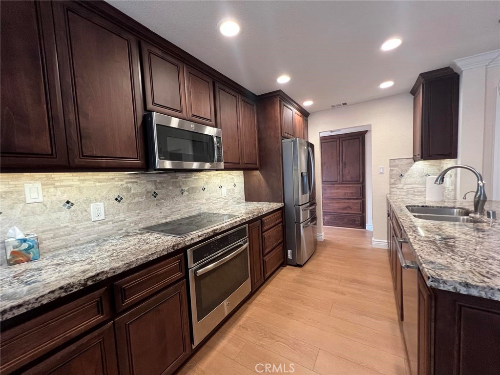 6394 Perrin Way Carmichael, CA 95608 - Photo 12 of 18