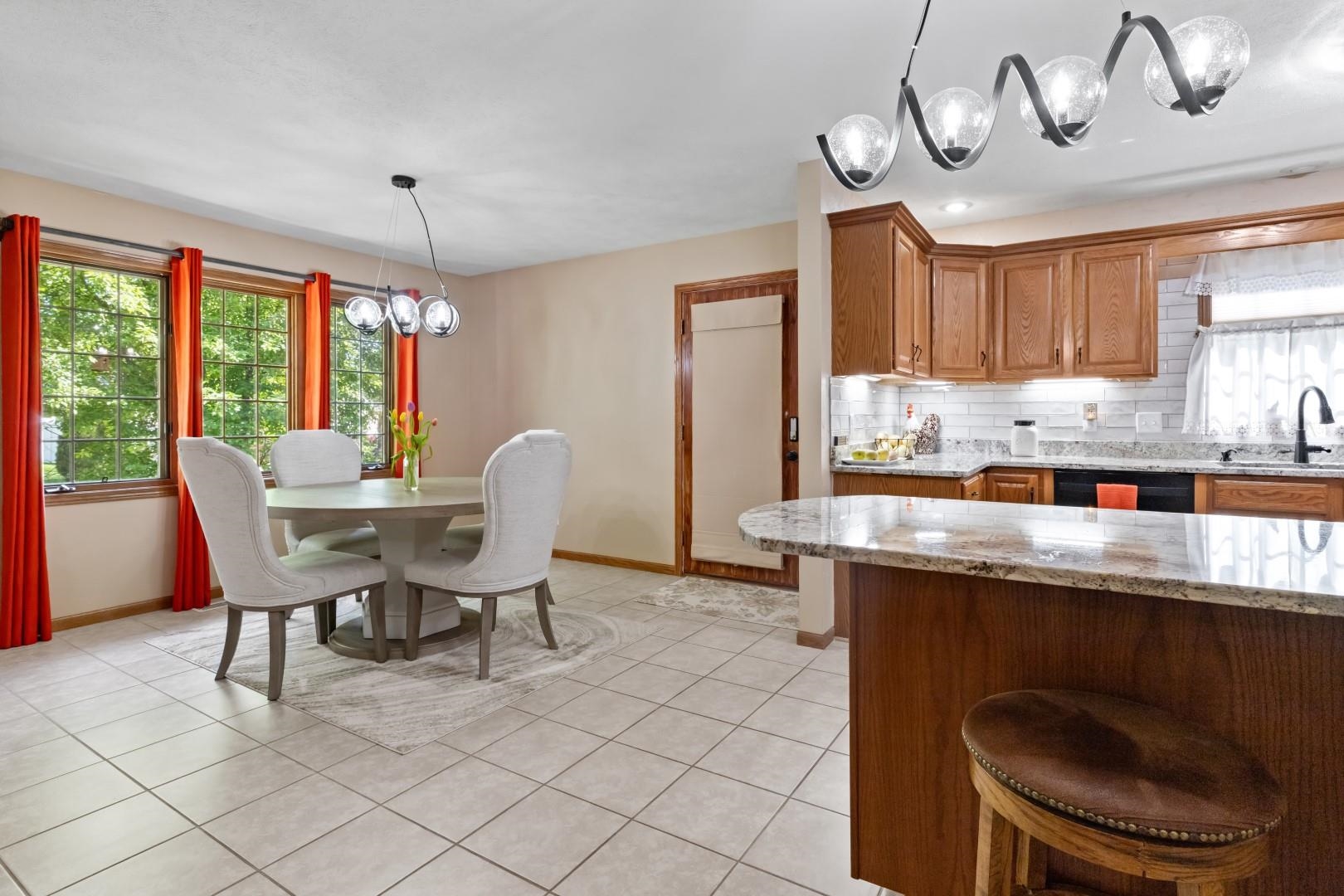 1227 Ingram Road Rockford, IL 61108 - Photo 11 of 48