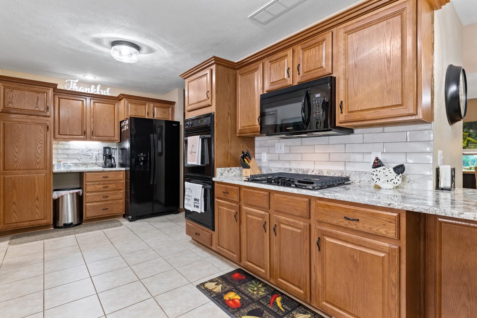 1227 Ingram Road Rockford, IL 61108 - Photo 4 of 48