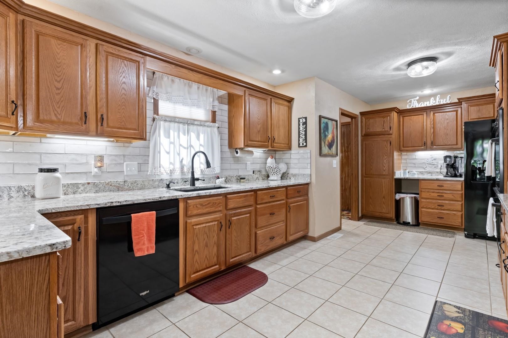 1227 Ingram Road Rockford, IL 61108 - Photo 6 of 48