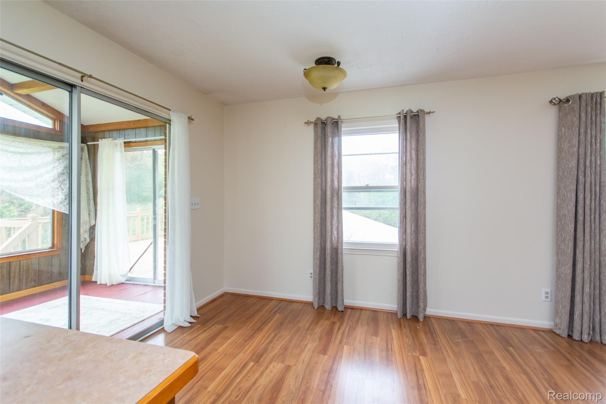 11167 9 Mile Road South Lyon, MI 48178 - Photo 19 of 39 DSC_3260.jpg