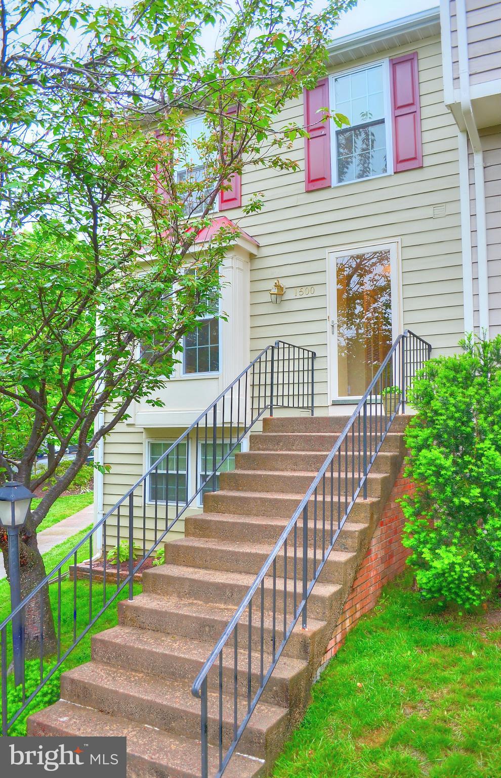 1500 Autumn Ridge Circle Reston, VA 20194 - Photo 1 of 28 Exterior (Front)