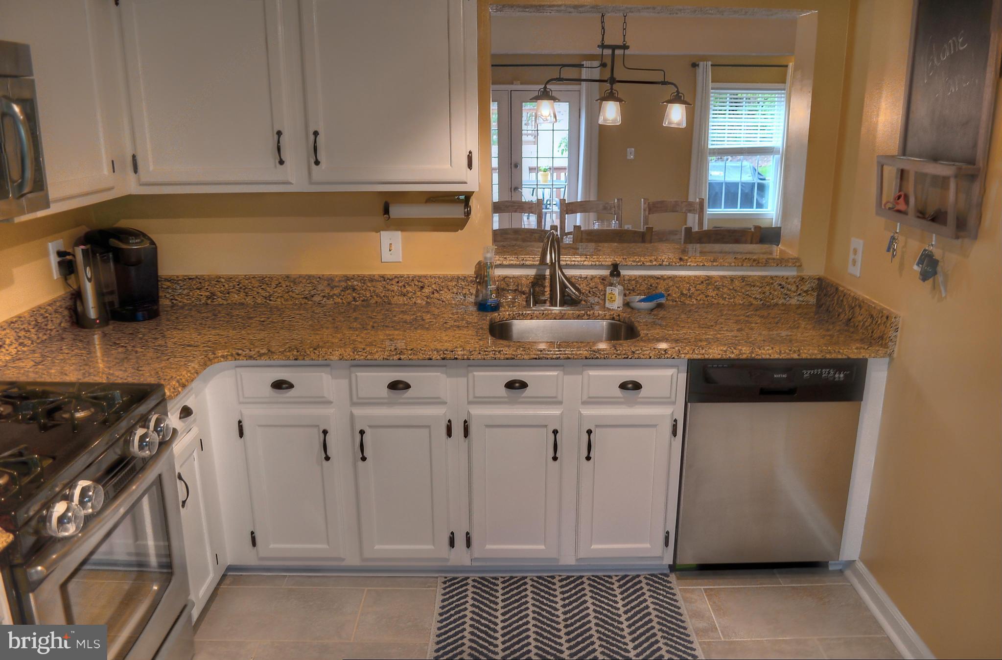 1500 Autumn Ridge Circle Reston, VA 20194 - Photo 3 of 28 Kitchen
