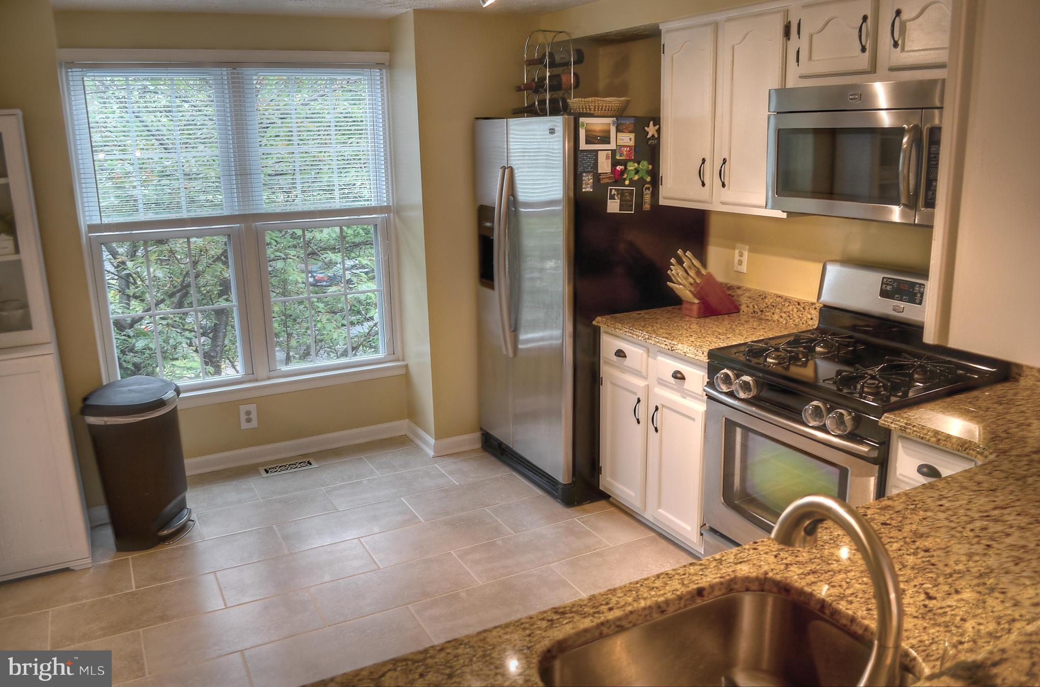 1500 Autumn Ridge Circle Reston, VA 20194 - Photo 4 of 28 Kitchen
