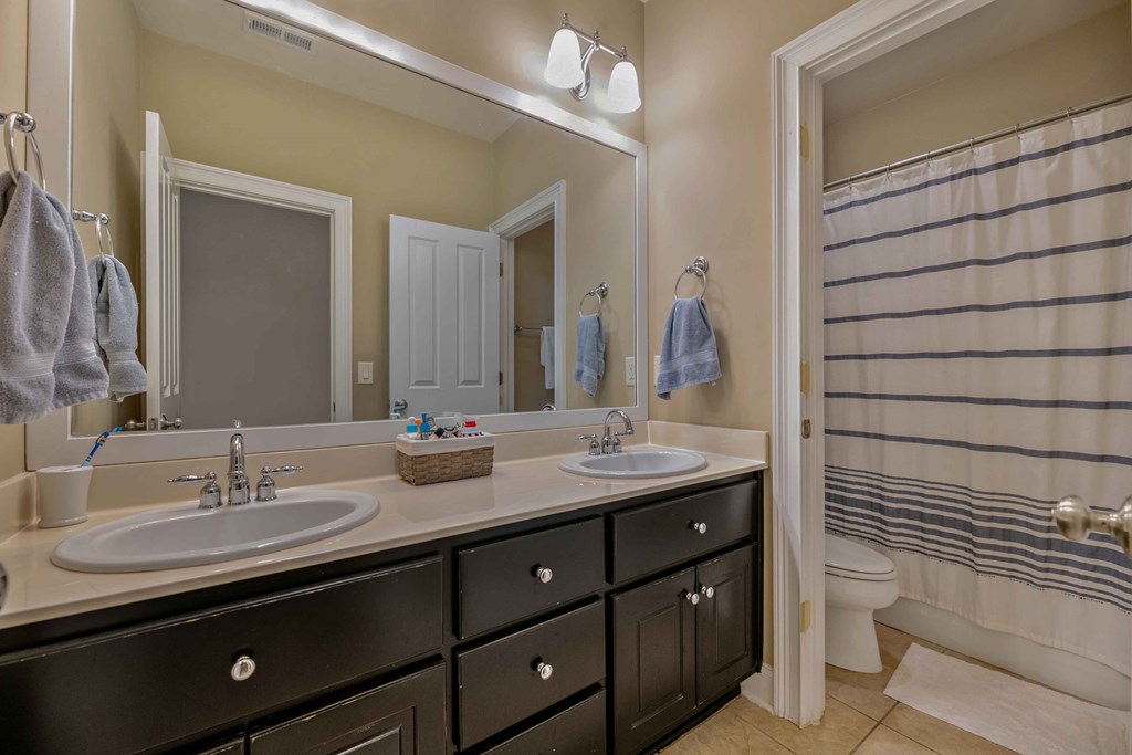 8930 River Road Columbus, GA 31904 - Photo 42 of 61 Upper Level Bathroom