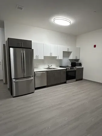 $2,350 | 626 Main Street, Unit 208, Dennis Port, MA 02639