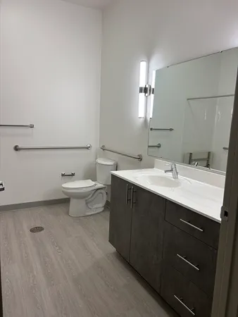 $2,350 | 626 Main Street, Unit 208, Dennis Port, MA 02639