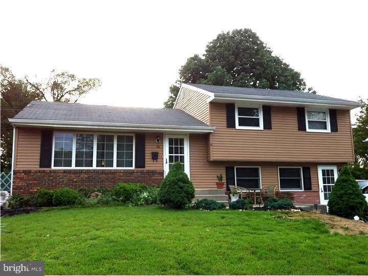14 Spruce Road Burlington, NJ 08016 - Photo 1 of 15