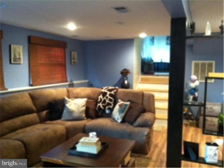 14 Spruce Road Burlington, NJ 08016 - Photo 4 of 15