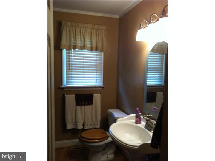 14 Spruce Road Burlington, NJ 08016 - Photo 7 of 15