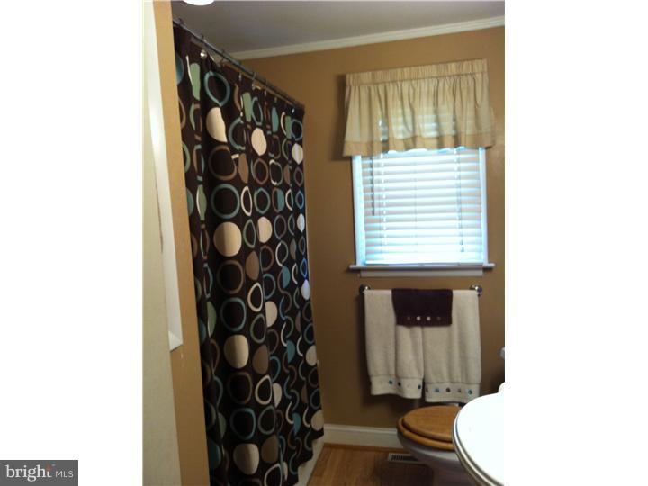 14 Spruce Road Burlington, NJ 08016 - Photo 8 of 15